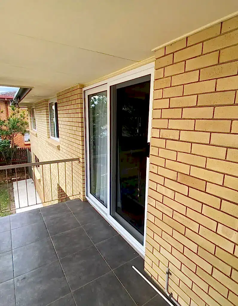 Sliding Doors - EE windows