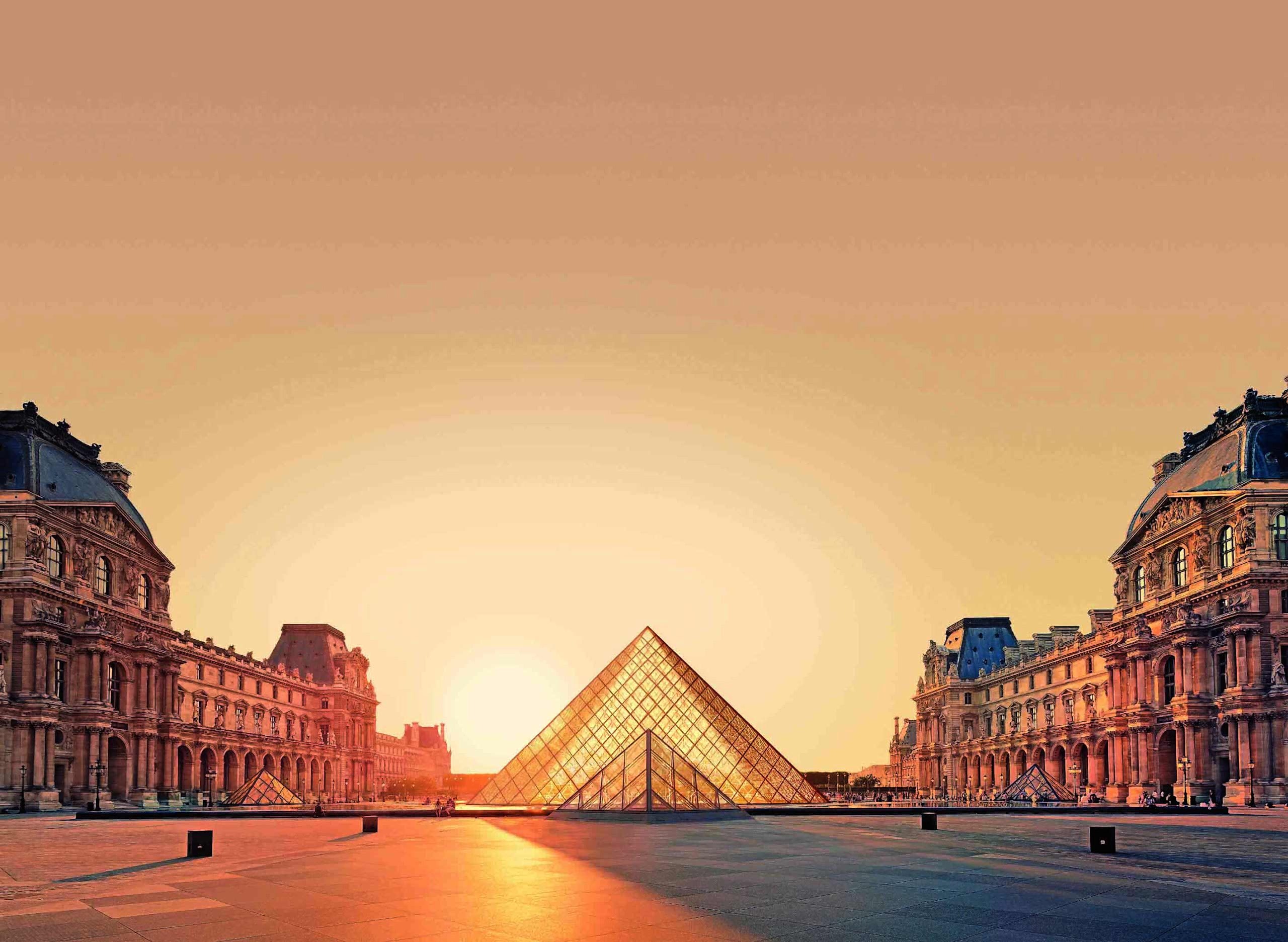 5 of the Most Beautiful Glass Buildings